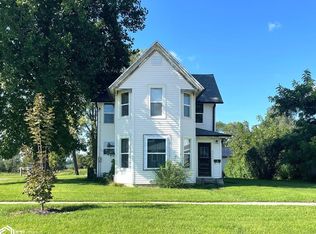 404 E Des Moines St, Brooklyn, IA 52211