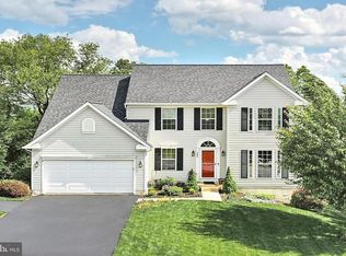 385 Lakeview Dr, Spring Grove, PA 17362