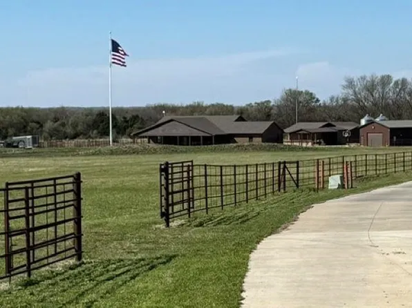 3496 SW 100th St, Douglass, KS 67010