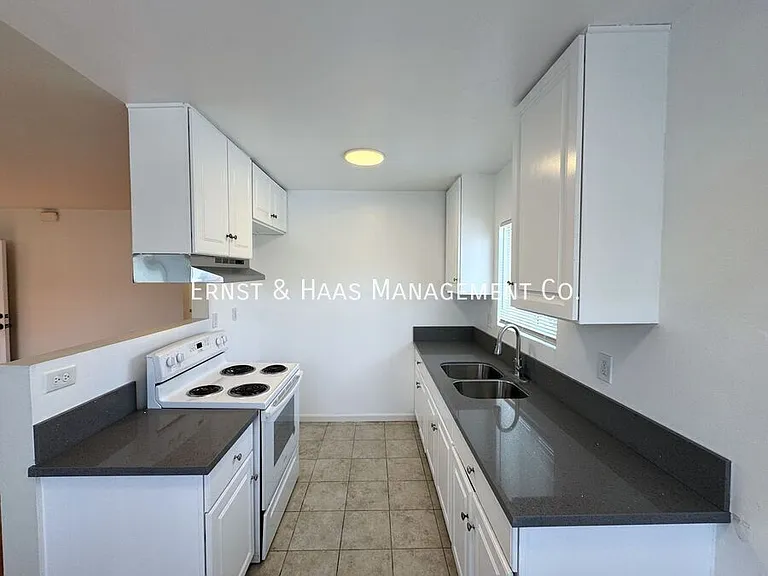840 Walnut Ave #D — Photo 5