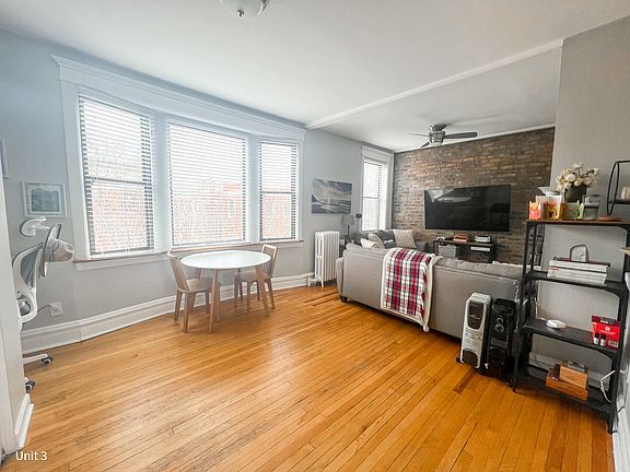3rd image of 3434-38 N Halsted St #810-3