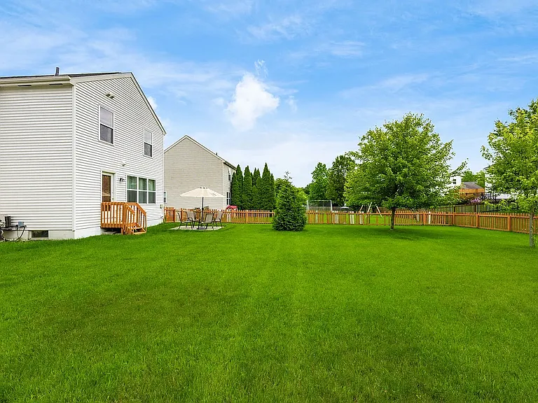 369 Abbotsbury Ct — Photo 33