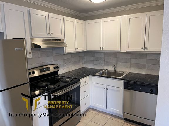 3rd image of 305 E Narroway Unit A