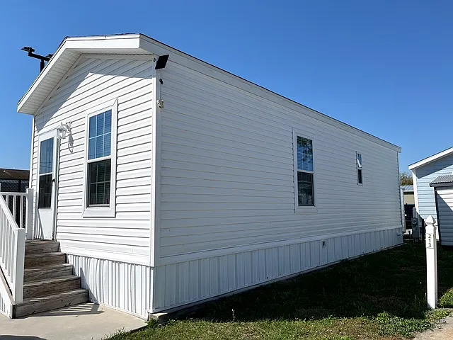 2744 Camper Ave — Photo 5