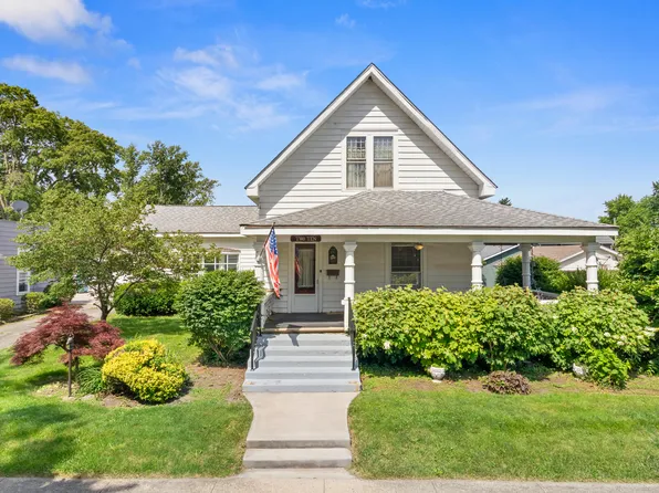 210 West St, Pendleton, IN 46064