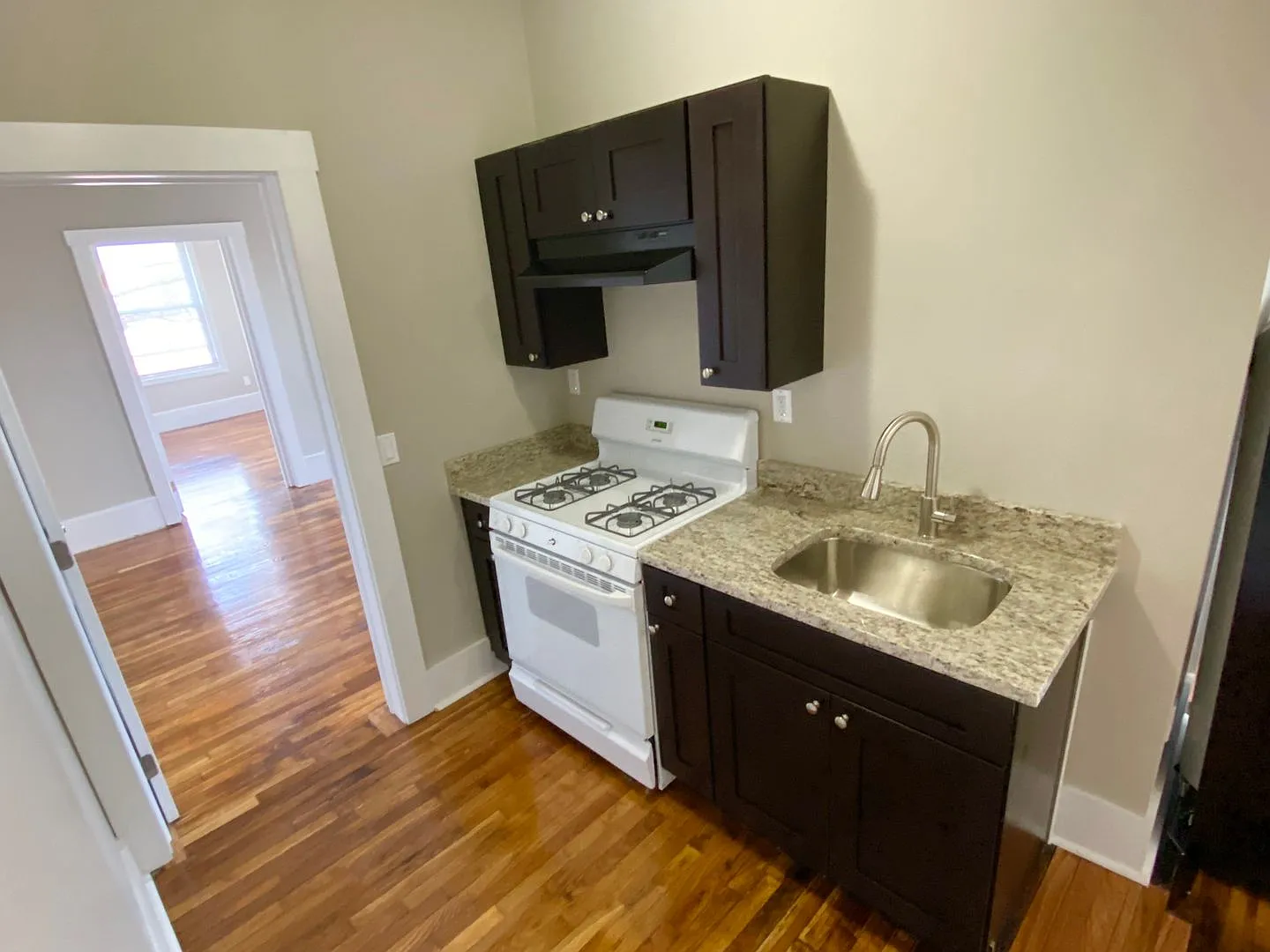 1 Bedroom | 1 Bathroom | + Bonus Room — Photo 2