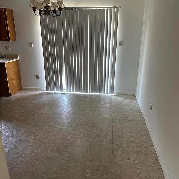 840 Southgate Dr — Photo 3