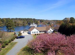 284 Crowder Ln, Reedville, VA 22539