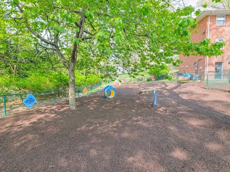 Mt. Arlington Gardens Apartment Homes — Photo 13