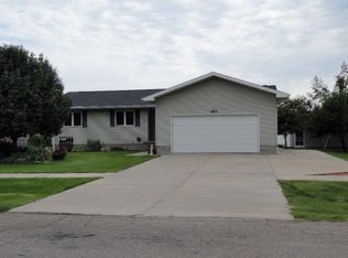 4017 Greenwood Dr, Grand Island, NE 68803