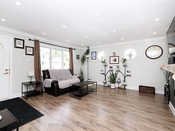5th image of 68 Carlton St