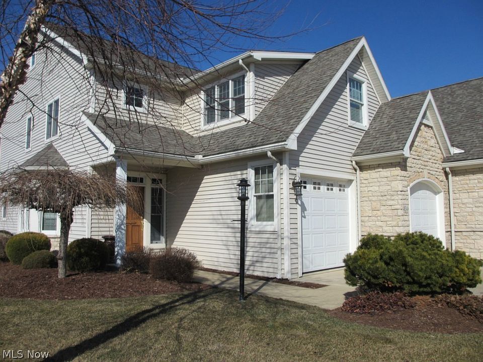 1st image of 452 Bay Breeze Dr