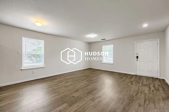 3331 K Ave — Photo 3