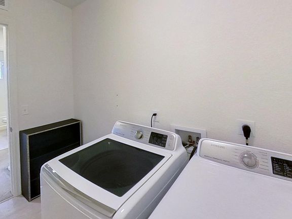4th image of 5325 Ventura St #3