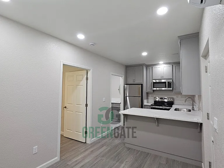 3105 E Orangeburg Ave — Photo 9