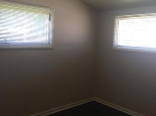 1103 Crescent Dr, Salina, KS 67401