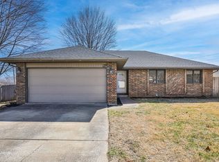510 Meadowridge St, Nixa, MO 65714