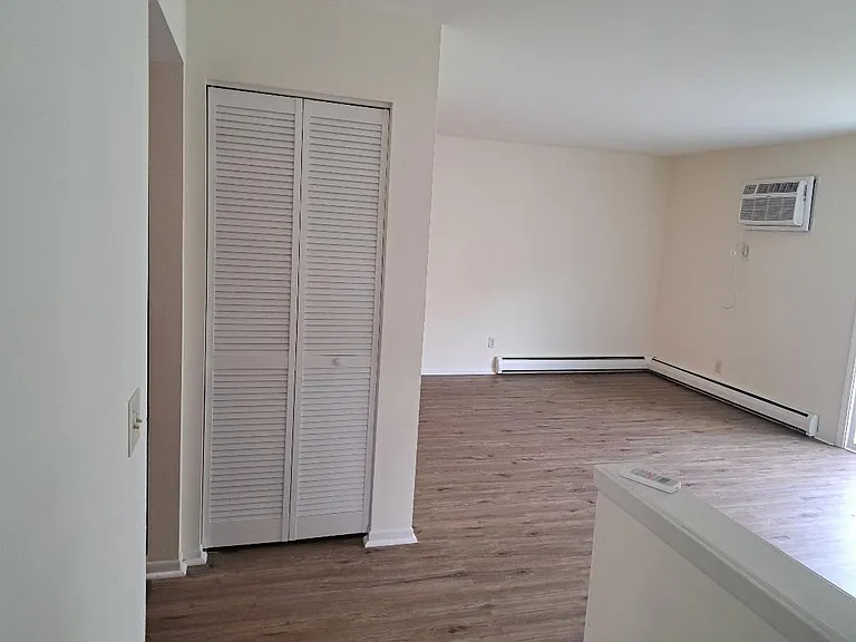 570 S Perry Pkwy #7 — Photo 5