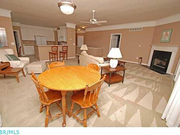 4th image of 393 Wyndham Park S