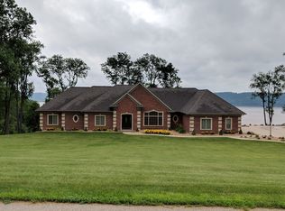 20314 San Sebastian Dr, Dubuque, IA 52001