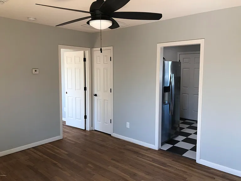 725 E Moreland St — Photo 8
