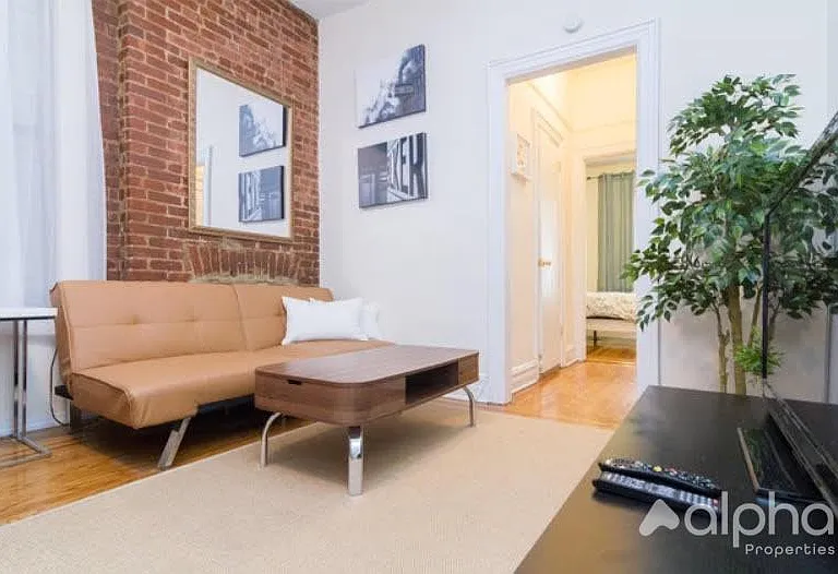 211 E 14th St #8 — Photo 2