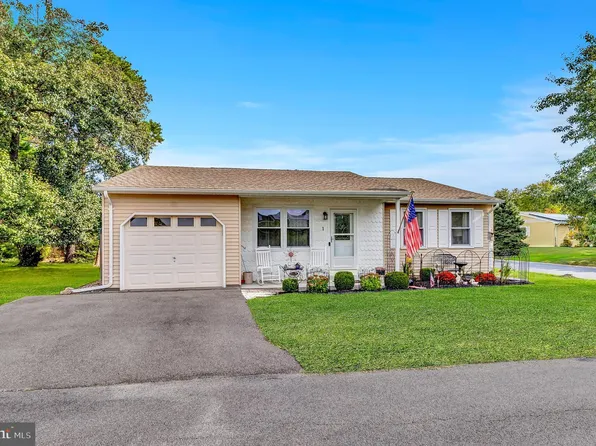 1 Orchard Dr, Manchester Township, NJ 08759