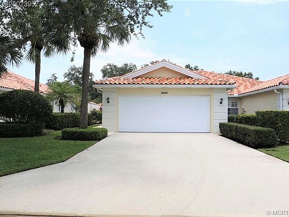 4th image of 2441 SW Parkside Dr