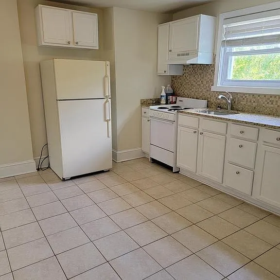 233 Garfield Ave #5 — Photo 5