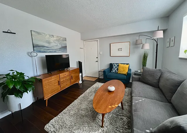 768 Dexter St — Photo 2
