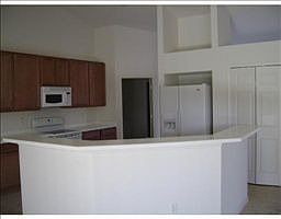 4th image of 2766 SW District Ave