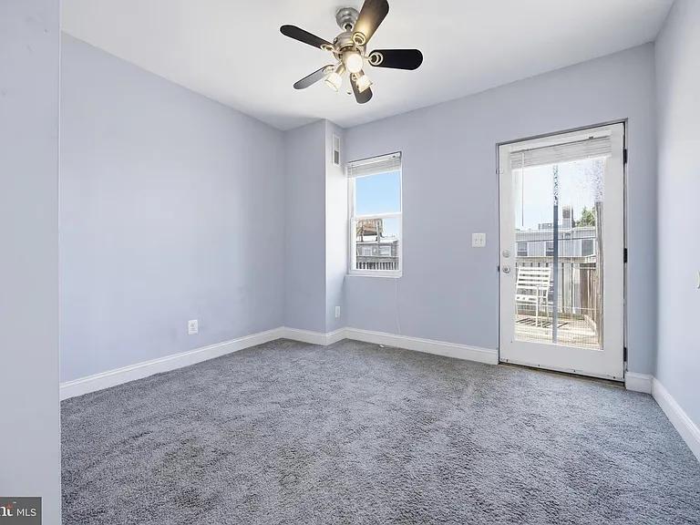 122 N Ellwood Ave — Photo 8