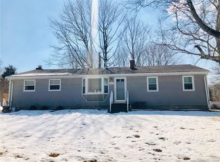 86 Oslo St, Mystic, CT 06355
