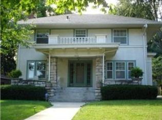 6226 Morningside Dr, Kansas City, MO 64113