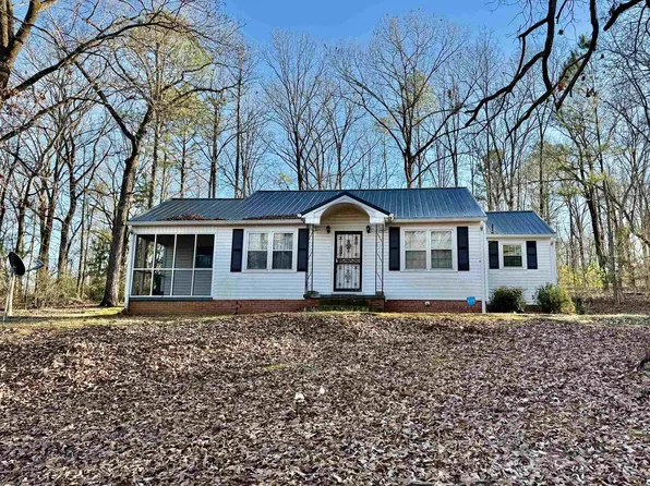103 Forest Hills Cir, Talladega, AL 35160