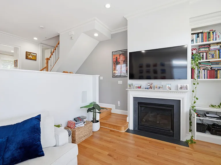 1358 S Carolina Ave SE — Photo 9