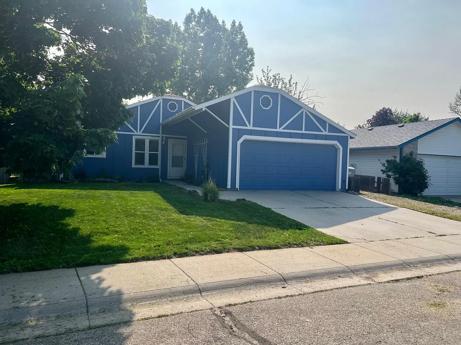 1453 E Pineridge Dr — Photo 2