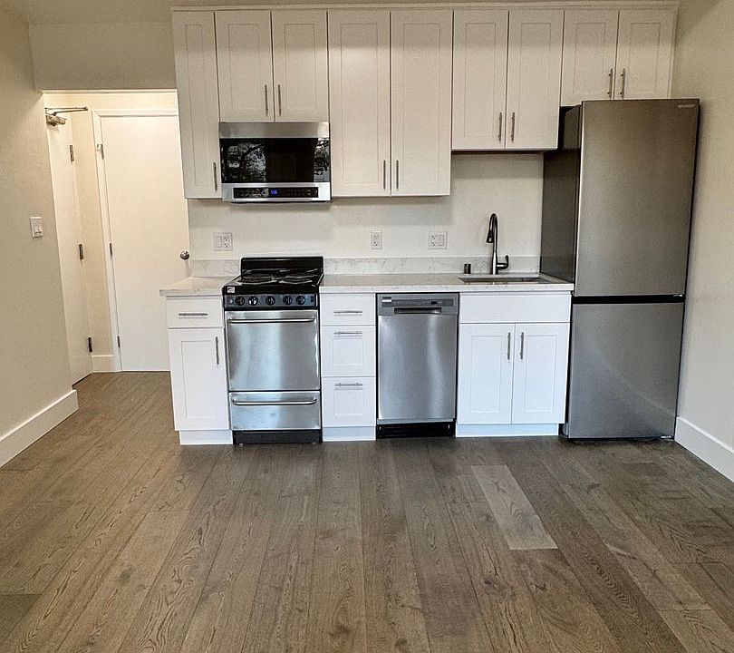1st image of 1428 Steiner St #5
