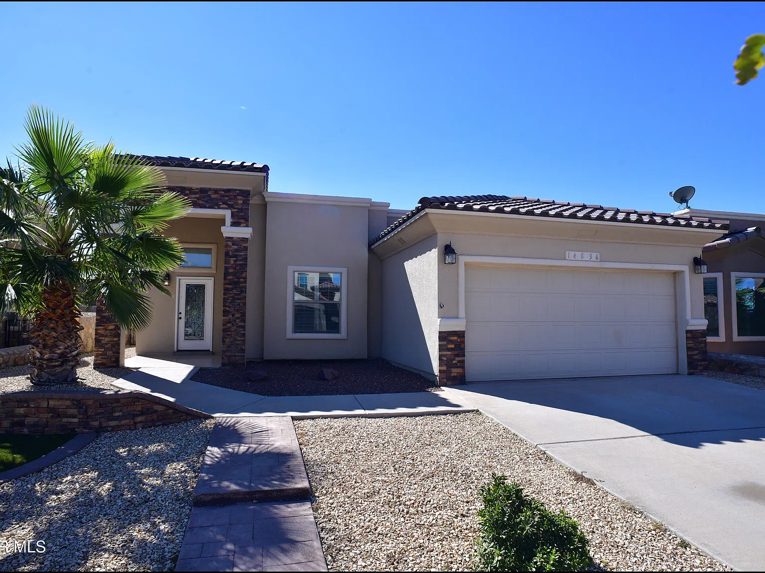 4 bed, 2.0 bath, 1568 sqft, $1,900 — Photo 2