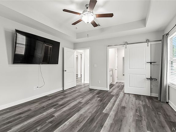 3rd image of 4115 Richmond St