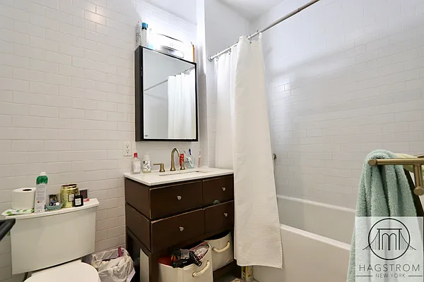 Rented by Hagstrom Management Inc | media 116