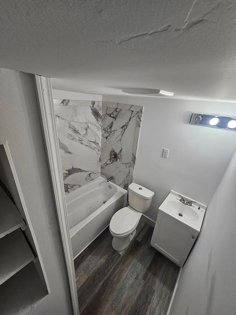 4033-4037 10th St 6 Unit — Photo 3