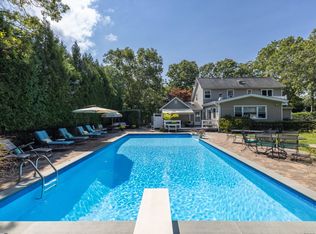 9 Tramposh Ln, Hampton Bays, NY 11946