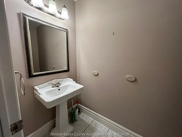 480 Bartlet Dr — Photo 9