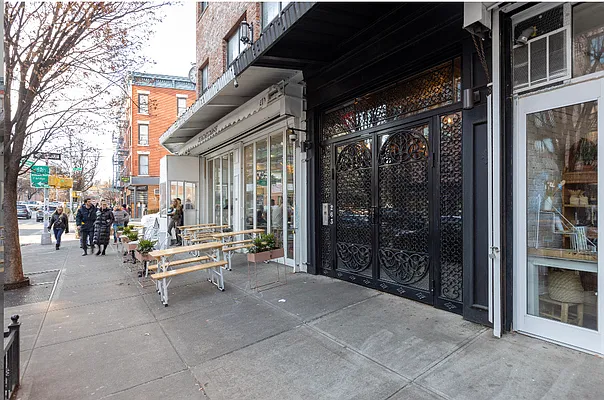 Rented by EXR | media 17