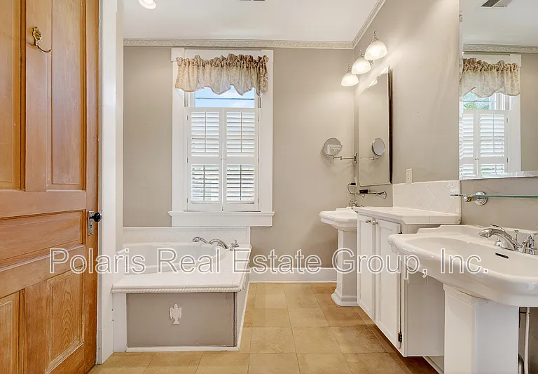 1507 Broadway St — Photo 22