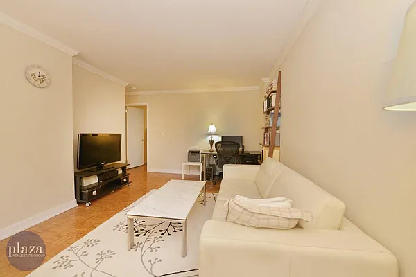 Sold by Plaza Real Estate Group | media 3