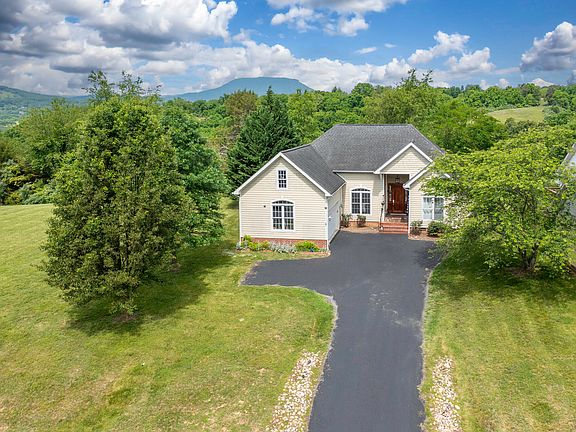 2nd image of 71 Woodridge Ln