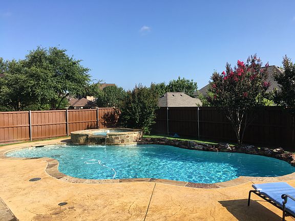 3rd image of 605 Coralberry Dr