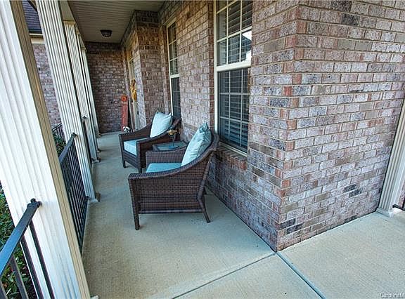 5th image of 4205 Lois Ln